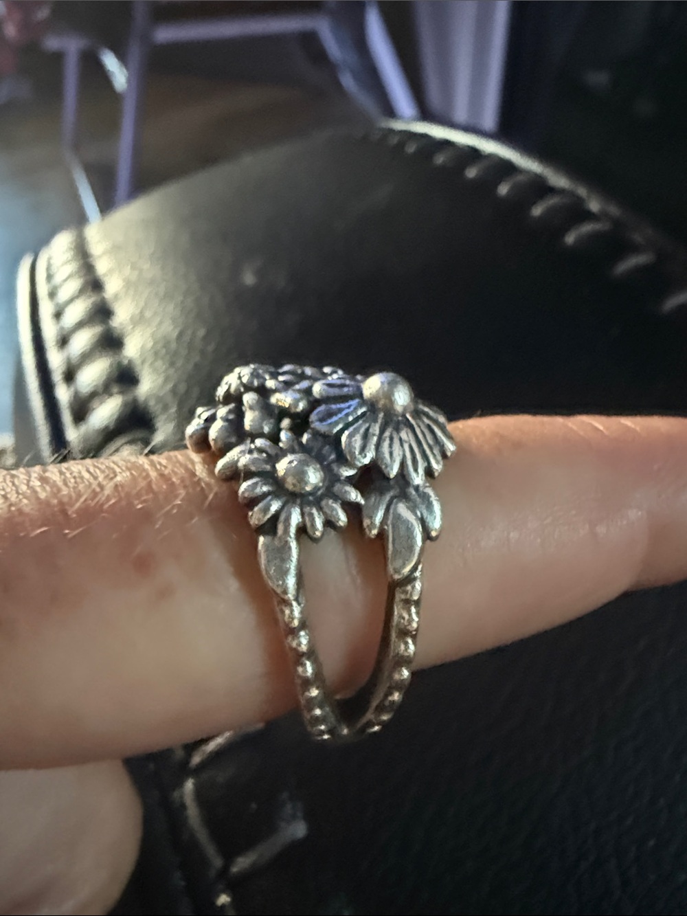 James Avery Retired 925 Silver Floral Cluster Ring size 8-9 - Picture 2 of 5